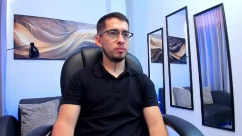 Snapshot of tommas_johnson chatting on 05-25-26, 12:44 Tomas online show from 05-25-26, 12:44
