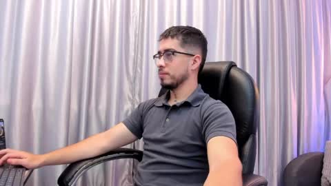 Snapshot of tommas_johnson chatting on 06-08-26, 12:38 Tomas online show from 06-08-26, 12:38