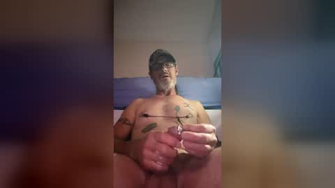 tommgunn25 online show from 06-12-26, 06:12