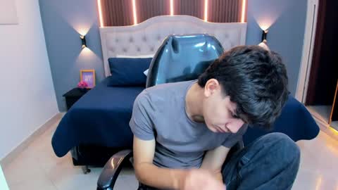 Tommy  online show from 04-22-26, 03:31