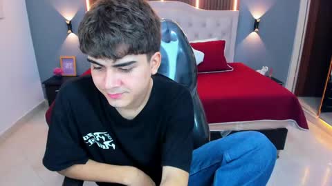 Snapshot of tommy18__ chatting on 05-15-26, 04:08 Tommy online show from 05-15-26, 04:08