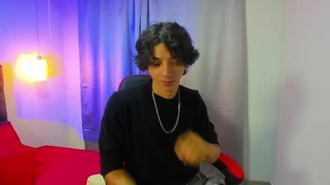 Snapshot of tommy_belline chatting on 10-08-25, 07:44 TOMMY BELLINE online show from 10-08-25, 07:44