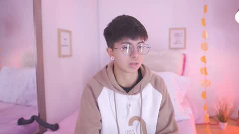 Blue  online show from 10-22-25, 01:44