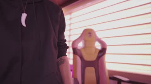 Blue  online show from 04-28-26, 12:43