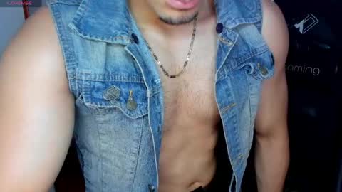 Snapshot of tommy_bred chatting on 05-18-26, 06:25 Twitter BreddTommy IG tommy bredd online show from 05-18-26, 06:25