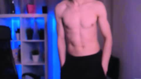 Snapshot of tommy_cabrio chatting on 12-17-25, 03:29 Tommy online show from 12-17-25, 03:29