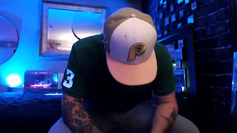 Snapshot of tommy_knuckles chatting on 06-13-26, 06:00 Tommy online show from 06-13-26, 06:00