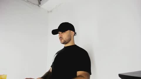 Snapshot of tommy_sccott chatting on 10-29-25, 10:55 tommy_sccott online show from 10-29-25, 10:55