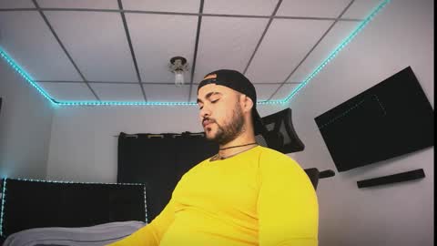 Snapshot of tommy_sccott chatting on 02-11-26, 09:20 tommy_sccott online show from 02-11-26, 09:20