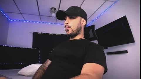 Snapshot of tommy_sccott chatting on 02-28-26, 11:50 tommy_sccott online show from 02-28-26, 11:50