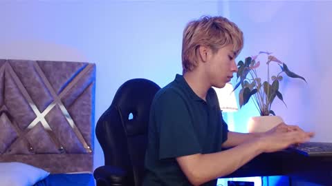 Tommy Foxboy online show from 01-19-25, 05:18