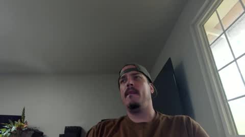 Snapshot of tommyrico10 chatting on 10-08-25, 06:49 Tommy online show from 10-08-25, 06:49