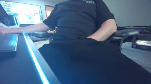 Snapshot of tommyrico10 chatting on 11-03-25, 10:10 Tommy online show from 11-03-25, 10:10