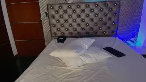 Snapshot of tommyvalentine chatting on 03-10-26, 01:10 tommy online show from 03-10-26, 01:10