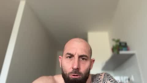 Snapshot of tommyx01 chatting on 05-05-26, 12:02 Thomas Fit online show from 05-05-26, 12:02