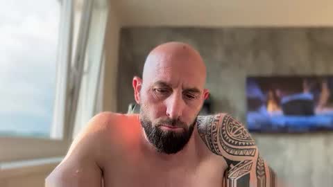 Snapshot of tommyx01 chatting on 05-24-26, 05:07 Thomas Fit online show from 05-24-26, 05:07