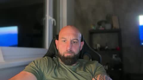 Snapshot of tommyx01 chatting on 05-25-26, 10:27 Thomas Fit online show from 05-25-26, 10:27