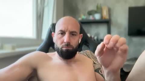 Snapshot of tommyx01 chatting on 05-26-26, 10:33 Thomas Fit online show from 05-26-26, 10:33