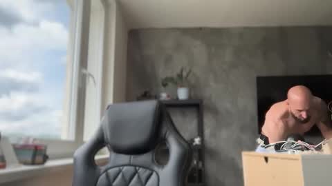 Snapshot of tommyx01 chatting on 06-02-26, 12:07 Thomas Fit online show from 06-02-26, 12:07