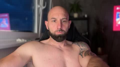 Snapshot of tommyx01 chatting on 06-07-26, 07:50 Thomas Fit online show from 06-07-26, 07:50