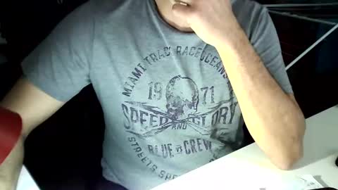 Snapshot of tomtom02029 chatting on 01-12-25, 03:36 Tom online show from 01-12-25, 03:36