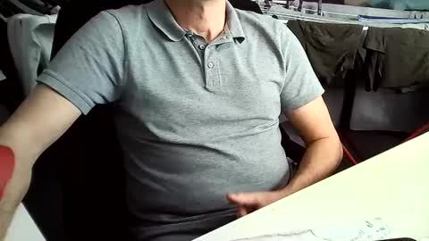 Snapshot of tomtom02029 chatting on 01-20-25, 01:00 Tom online show from 01-20-25, 01:00