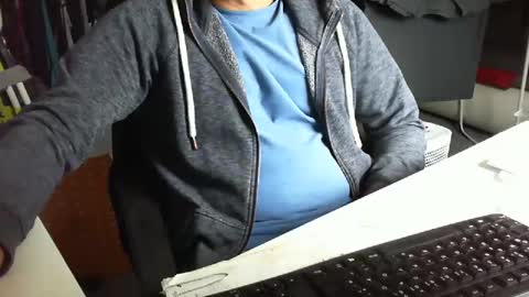 Snapshot of tomtom02029 chatting on 09-10-25, 12:16 Tom online show from 09-10-25, 12:16