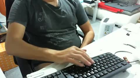 Snapshot of tomtom02029 chatting on 10-05-25, 07:56 Tom online show from 10-05-25, 07:56