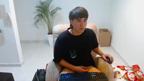 tomy337271 online show from 12-15-25, 03:05