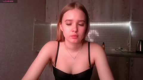 Snapshot of toni_pittmann chatting on 06-19-26, 05:17 toni_pittmann online show from 06-19-26, 05:17