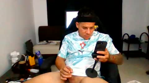 Snapshot of tony19c chatting on 07-30-26, 05:06 toni online show from 07-30-26, 05:06