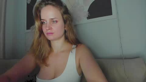 Snapshot of tony_and_alice chatting on 12-04-24, 08:29 Tony and Alice online show from 12-04-24, 08:29