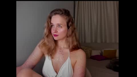 Snapshot of tony_and_alice chatting on 12-24-24, 09:11 Tony and Alice online show from 12-24-24, 09:11