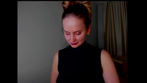 Snapshot of tony_and_alice chatting on 02-24-25, 09:31 Tony and Alice online show from 02-24-25, 09:31