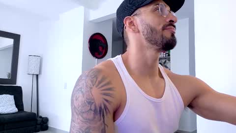 tony muscle1 online show from 10-26-25, 04:46