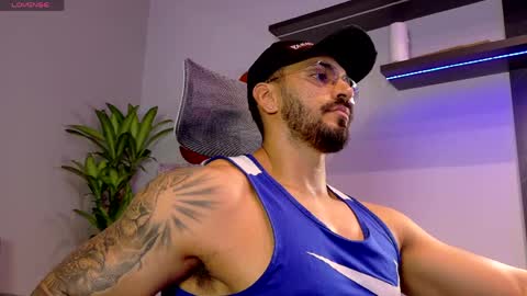Snapshot of tony_muscle1 chatting on 05-16-26, 10:58 tony muscle1 online show from 05-16-26, 10:58
