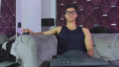 Tony Benedetti online show from 06-08-26, 01:28