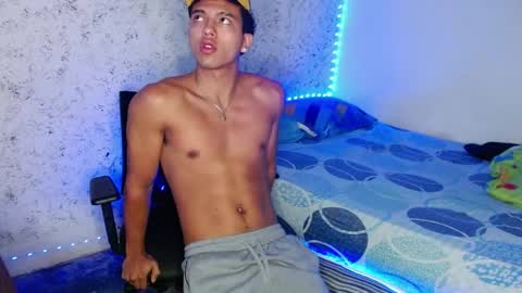 Snapshot of tonydesire_ chatting on 06-07-26, 10:13 tonydesire_ online show from 06-07-26, 10:13