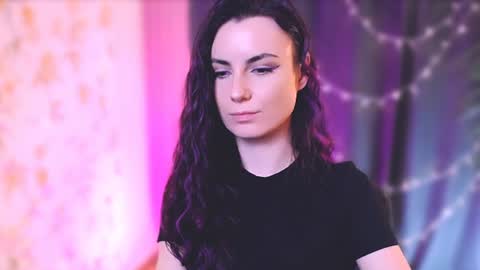 Snapshot of too_beautiful chatting on 01-12-25, 11:15 Elizabeth online show from 01-12-25, 11:15