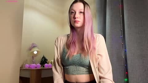Snapshot of too_cute_blonde_girl chatting on 12-26-24, 03:06 Hey hey Im Megan Pvt open. Im very glad to see you here online show from 12-26-24, 03:06