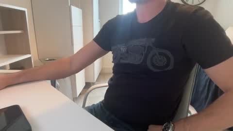 Snapshot of too_naughty chatting on 11-18-25, 12:42 too_naughty online show from 11-18-25, 12:42