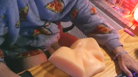 toohugeandstonedxoxo online show from 09-22-25, 11:51