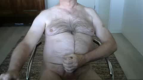 Snapshot of tooohard chatting on 05-12-26, 03:42 Alex online show from 05-12-26, 03:42