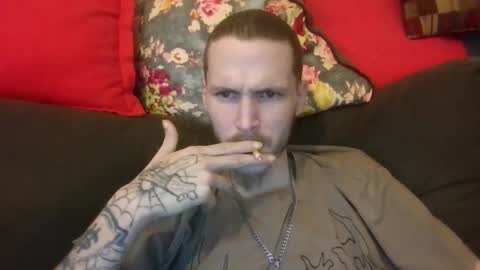 Snapshot of tootall803 chatting on 09-29-25, 04:12 TooTall803 online show from 09-29-25, 04:12