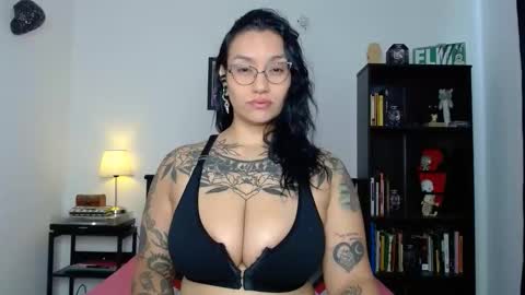 toothyy online show from 05-12-26, 01:41