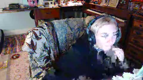 Snapshot of tootstitts chatting on 11-14-25, 05:06 tooter online show from 11-14-25, 05:06