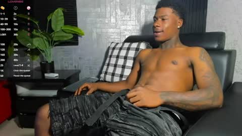 Snapshot of toower_ chatting on 06-24-26, 09:47 T O W E R online show from 06-24-26, 09:47