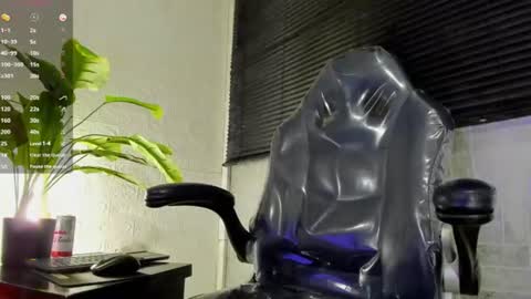 Snapshot of toower_ chatting on 07-01-26, 10:09 T O W E R online show from 07-01-26, 10:09