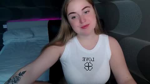 tori_blond online show from 10-07-25, 06:21
