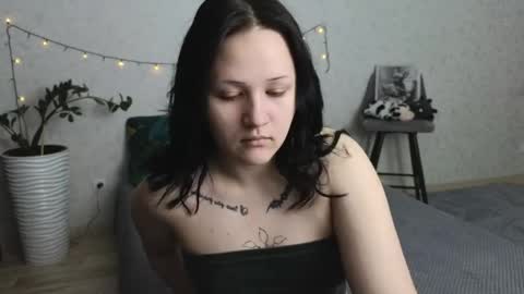 Snapshot of tori_sweet_tori chatting on 05-26-26, 12:39 Tori online show from 05-26-26, 12:39